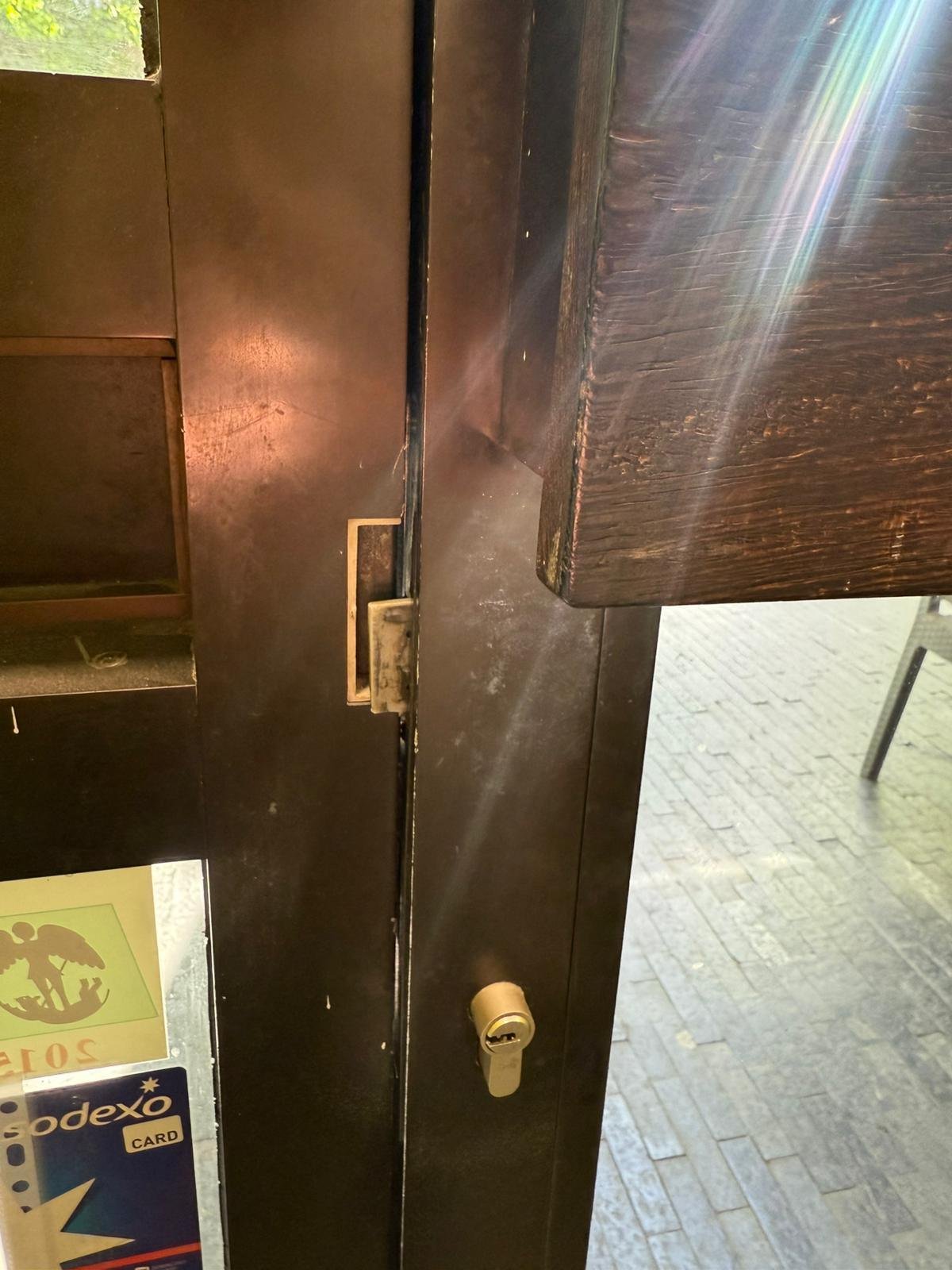 Sécurisation après effraction à Uccle avec renforcement de porte